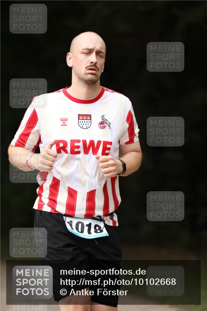 30.08.2026 - Elbe Triathlon Hamburg Antke Förster http://msf.ph/oto/10102668 30.08.2026 11:28:27 Laufen 1018 meine-sportfotos.de