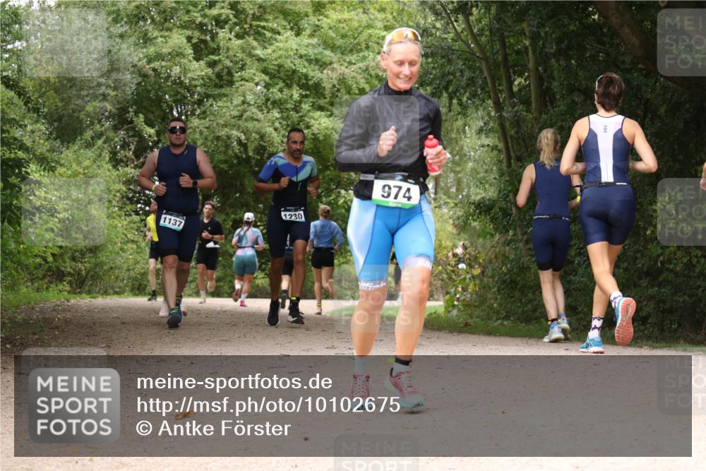 30.08.2026 - Elbe Triathlon Hamburg Antke Förster http://msf.ph/oto/10102675 30.08.2026 11:32:27 Laufen 1137, 1230, 974 meine-sportfotos.de