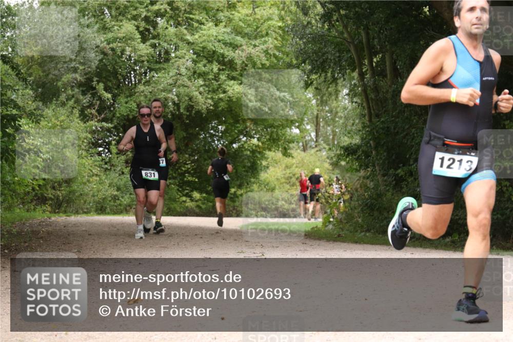 30.08.2026 - Elbe Triathlon Hamburg Antke Förster http://msf.ph/oto/10102693 30.08.2026 11:32:53 Laufen 831, 1213 meine-sportfotos.de