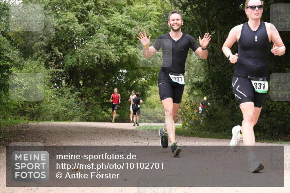 30.08.2026 - Elbe Triathlon Hamburg Antke Förster http://msf.ph/oto/10102701 30.08.2026 11:32:57 Laufen 1237, 831 meine-sportfotos.de