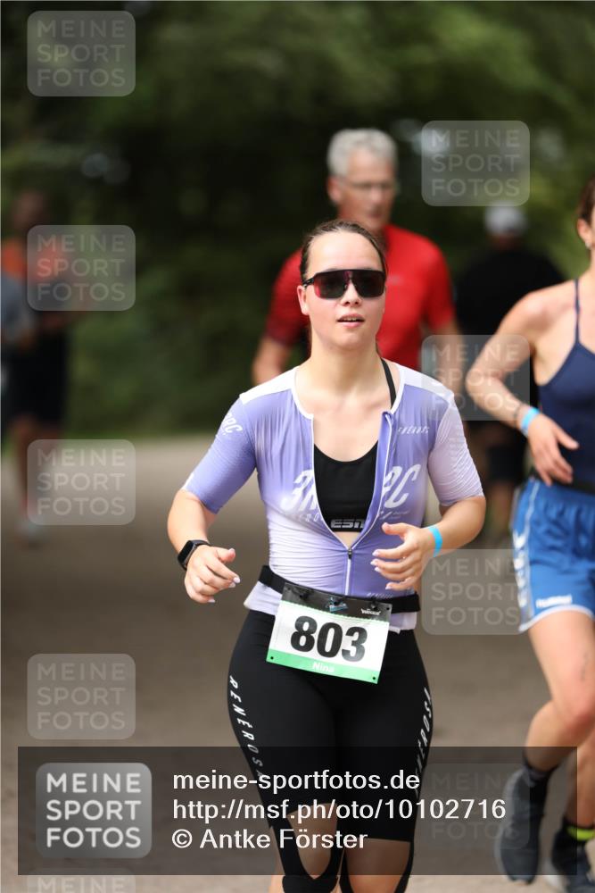 30.08.2026 - Elbe Triathlon Hamburg Antke Förster http://msf.ph/oto/10102716 30.08.2026 11:29:14 Laufen 803 meine-sportfotos.de