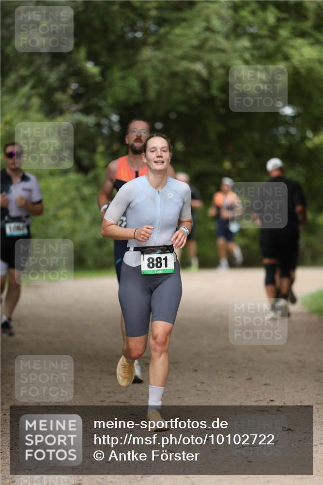 30.08.2026 - Elbe Triathlon Hamburg Antke Förster http://msf.ph/oto/10102722 30.08.2026 11:29:16 Laufen 881 meine-sportfotos.de