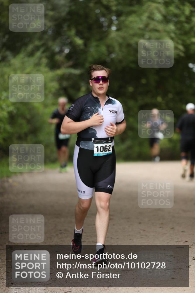30.08.2026 - Elbe Triathlon Hamburg Antke Förster http://msf.ph/oto/10102728 30.08.2026 11:29:20 Laufen 1062 meine-sportfotos.de