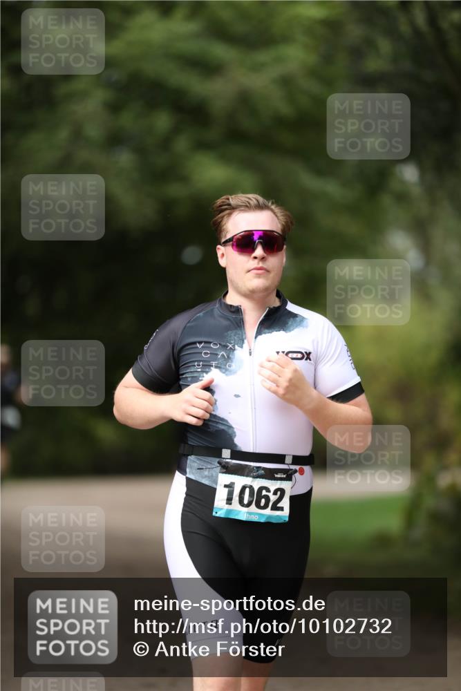 30.08.2026 - Elbe Triathlon Hamburg Antke Förster http://msf.ph/oto/10102732 30.08.2026 11:29:21 Laufen 1062 meine-sportfotos.de