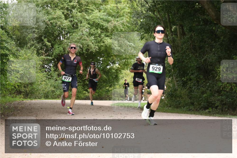 30.08.2026 - Elbe Triathlon Hamburg Antke Förster http://msf.ph/oto/10102753 30.08.2026 11:33:59 Laufen 977, 294, 929 meine-sportfotos.de
