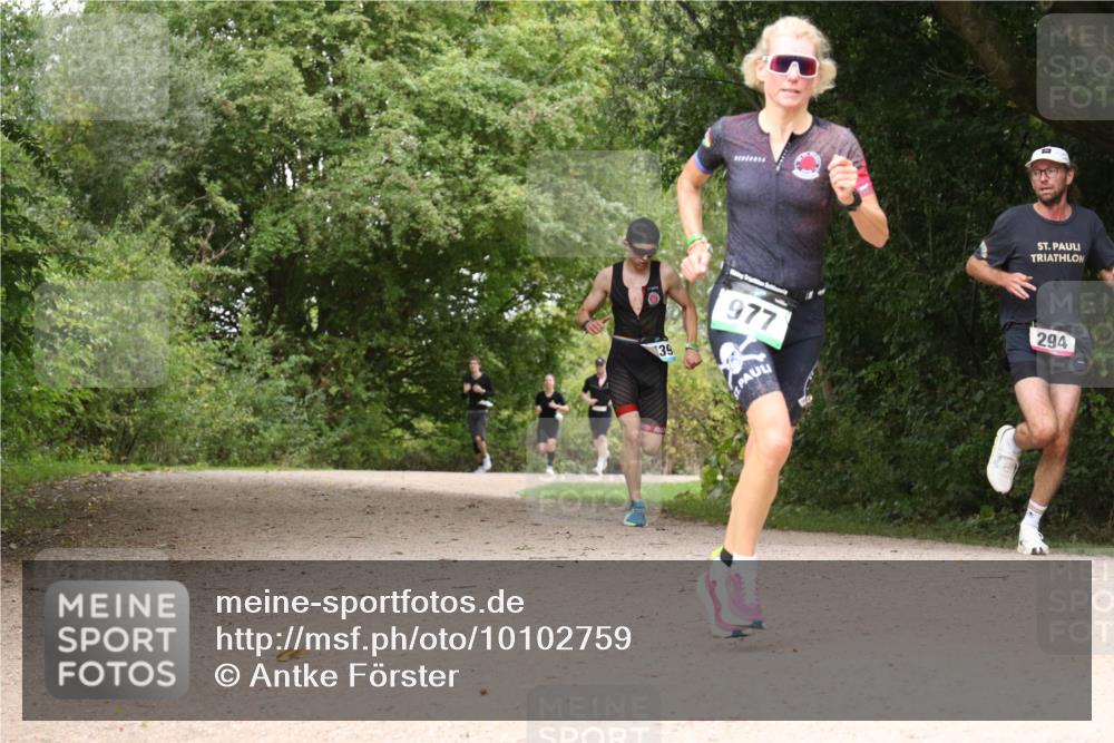 30.08.2026 - Elbe Triathlon Hamburg Antke Förster http://msf.ph/oto/10102759 30.08.2026 11:34:01 Laufen 39, 977, 294 meine-sportfotos.de