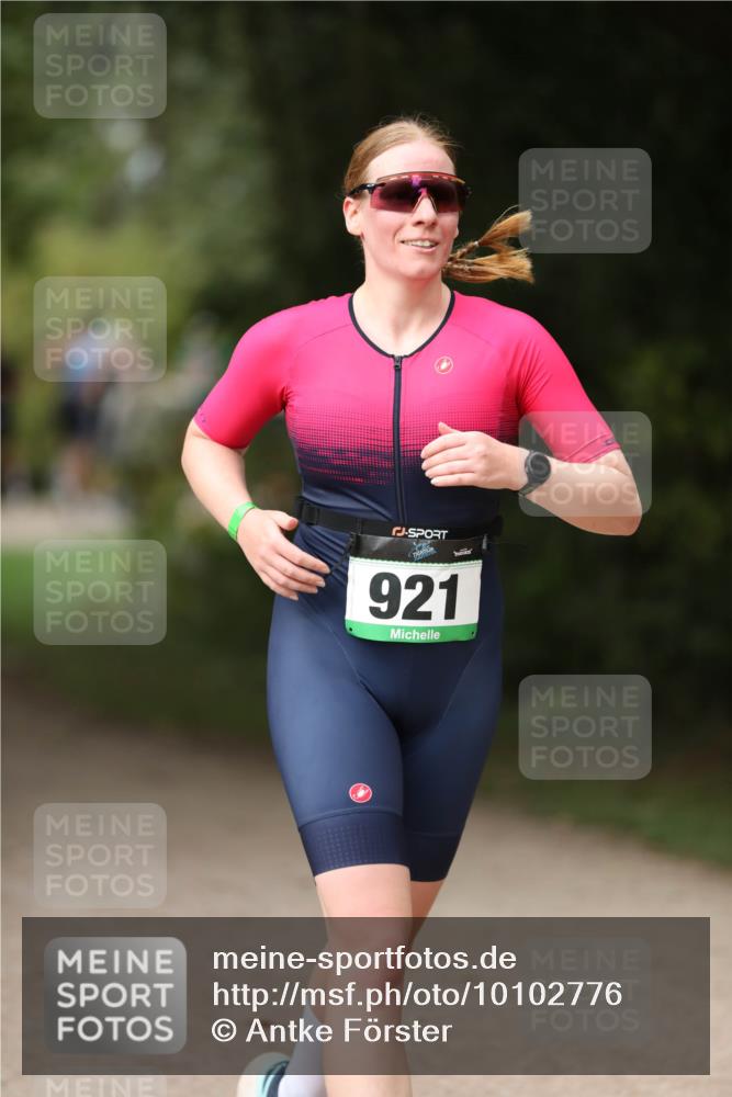 30.08.2026 - Elbe Triathlon Hamburg Antke Förster http://msf.ph/oto/10102776 30.08.2026 11:29:49 Laufen 921 meine-sportfotos.de