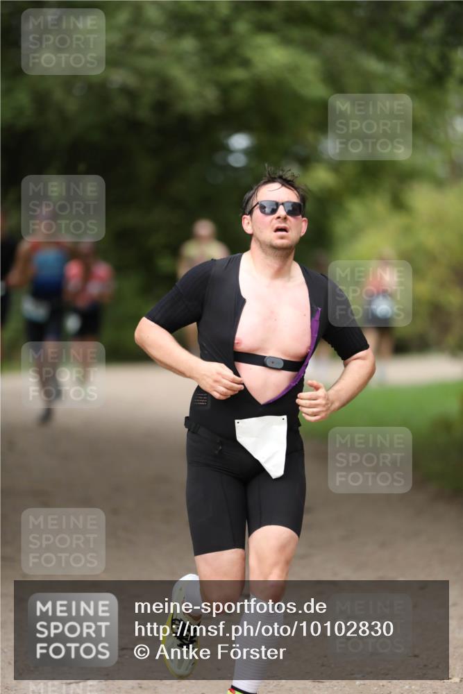 30.08.2026 - Elbe Triathlon Hamburg Antke Förster http://msf.ph/oto/10102830 30.08.2026 11:30:28 Laufen  meine-sportfotos.de