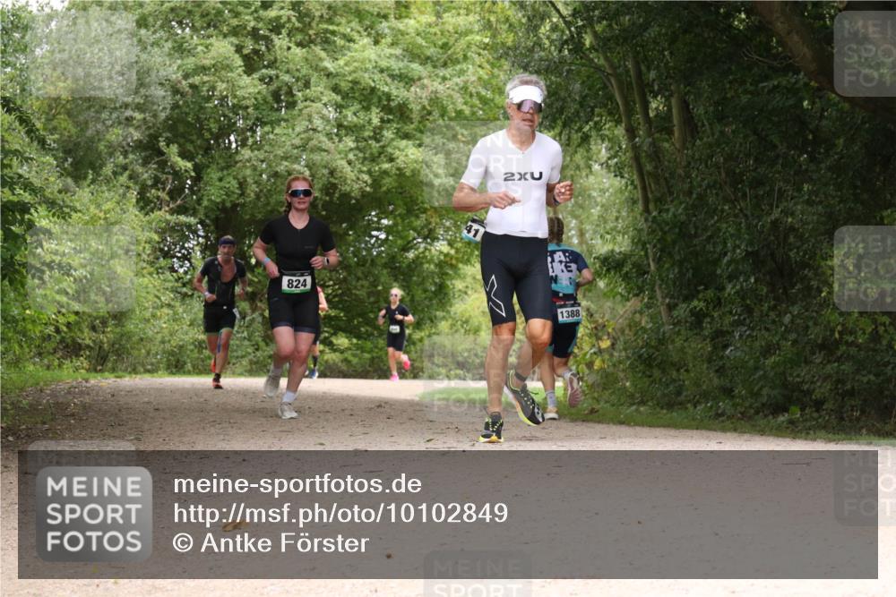 30.08.2026 - Elbe Triathlon Hamburg Antke Förster http://msf.ph/oto/10102849 30.08.2026 11:35:01 Laufen 824, 2, 1388 meine-sportfotos.de