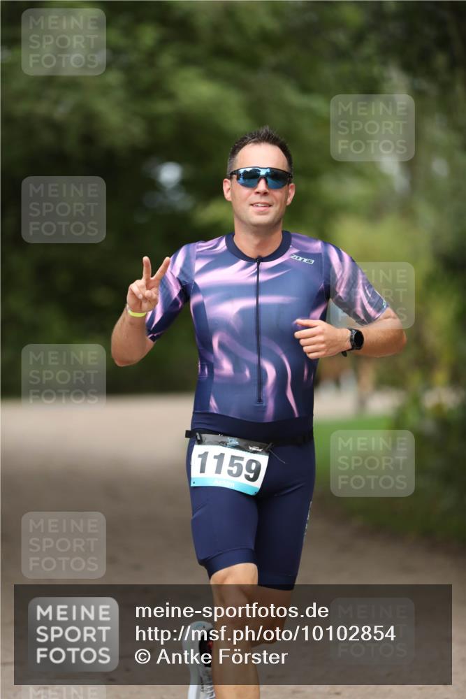 30.08.2026 - Elbe Triathlon Hamburg Antke Förster http://msf.ph/oto/10102854 30.08.2026 11:30:48 Laufen 3, 1159 meine-sportfotos.de