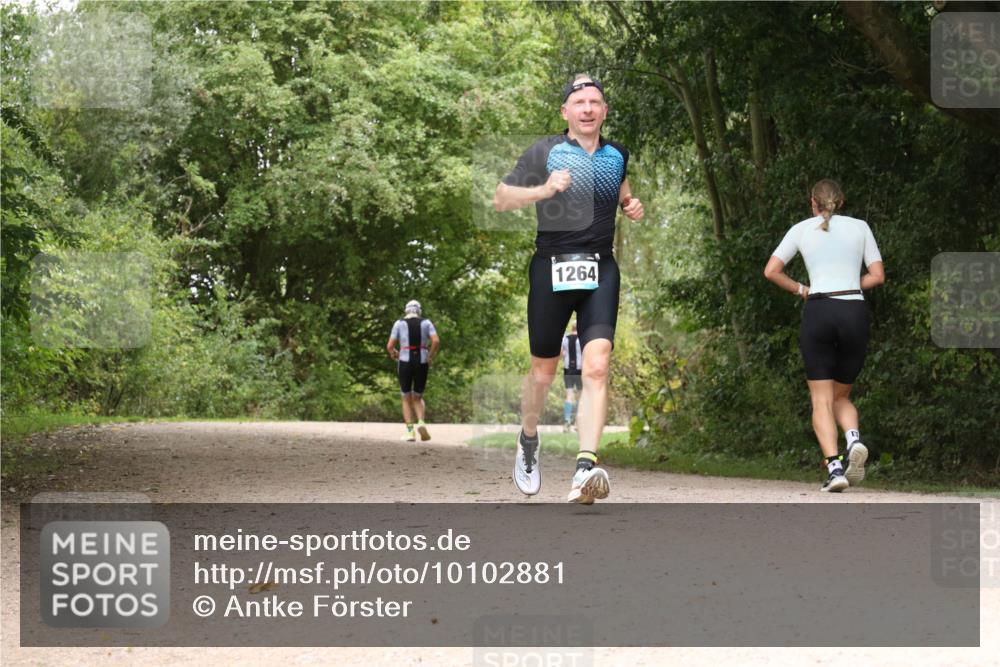 30.08.2026 - Elbe Triathlon Hamburg Antke Förster http://msf.ph/oto/10102881 30.08.2026 11:35:22 Laufen 1264 meine-sportfotos.de