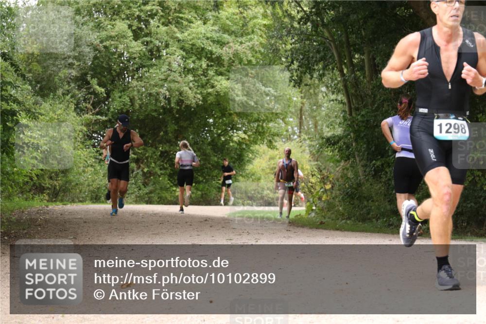 30.08.2026 - Elbe Triathlon Hamburg Antke Förster http://msf.ph/oto/10102899 30.08.2026 11:35:39 Laufen 1298 meine-sportfotos.de