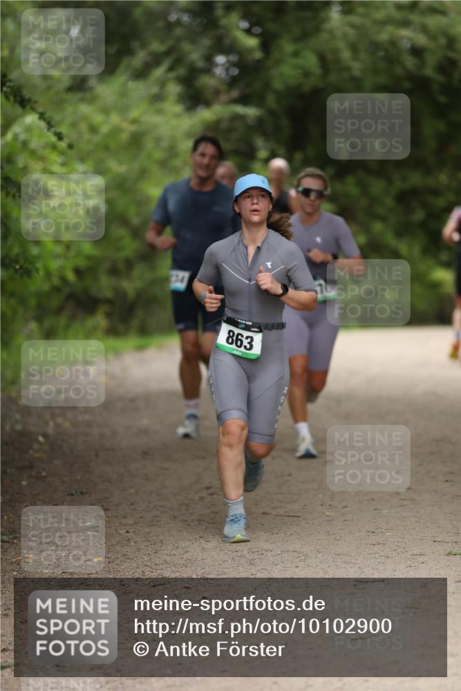 30.08.2026 - Elbe Triathlon Hamburg Antke Förster http://msf.ph/oto/10102900 30.08.2026 11:31:23 Laufen 4, 863 meine-sportfotos.de