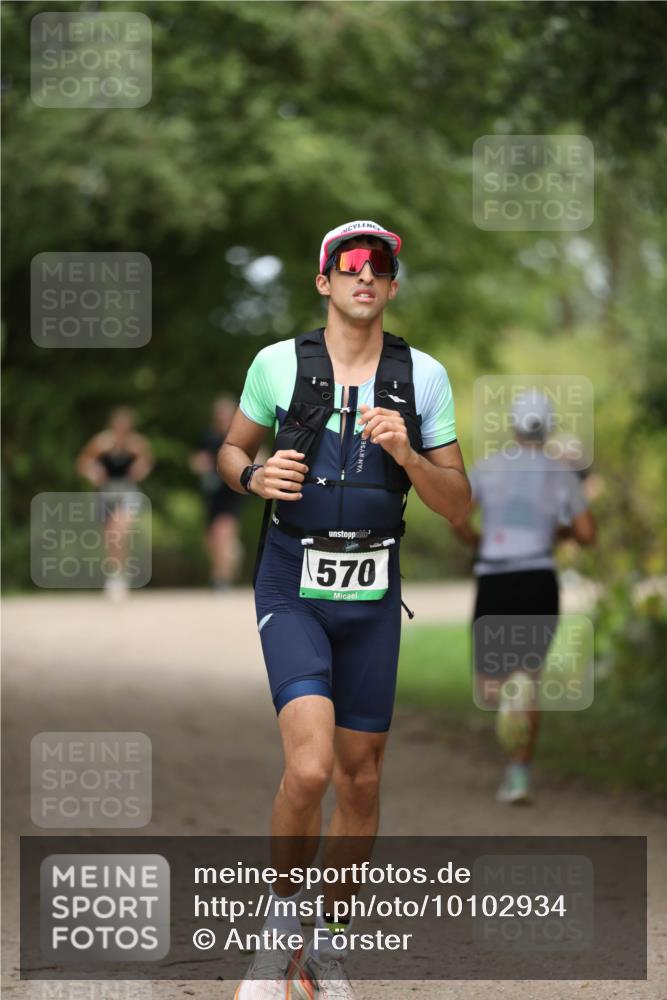 30.08.2026 - Elbe Triathlon Hamburg Antke Förster http://msf.ph/oto/10102934 30.08.2026 11:31:41 Laufen 570 meine-sportfotos.de
