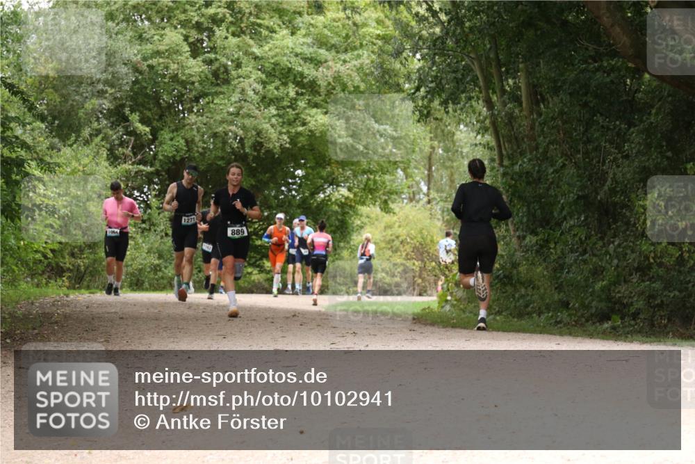 30.08.2026 - Elbe Triathlon Hamburg Antke Förster http://msf.ph/oto/10102941 30.08.2026 11:36:04 Laufen 1064, 1271, 1162, 889 meine-sportfotos.de