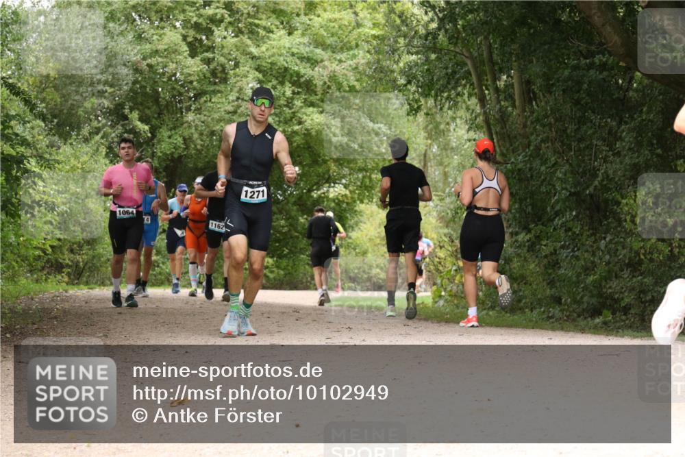 30.08.2026 - Elbe Triathlon Hamburg Antke Förster http://msf.ph/oto/10102949 30.08.2026 11:36:08 Laufen 1064, 4, 1162, 1271 meine-sportfotos.de