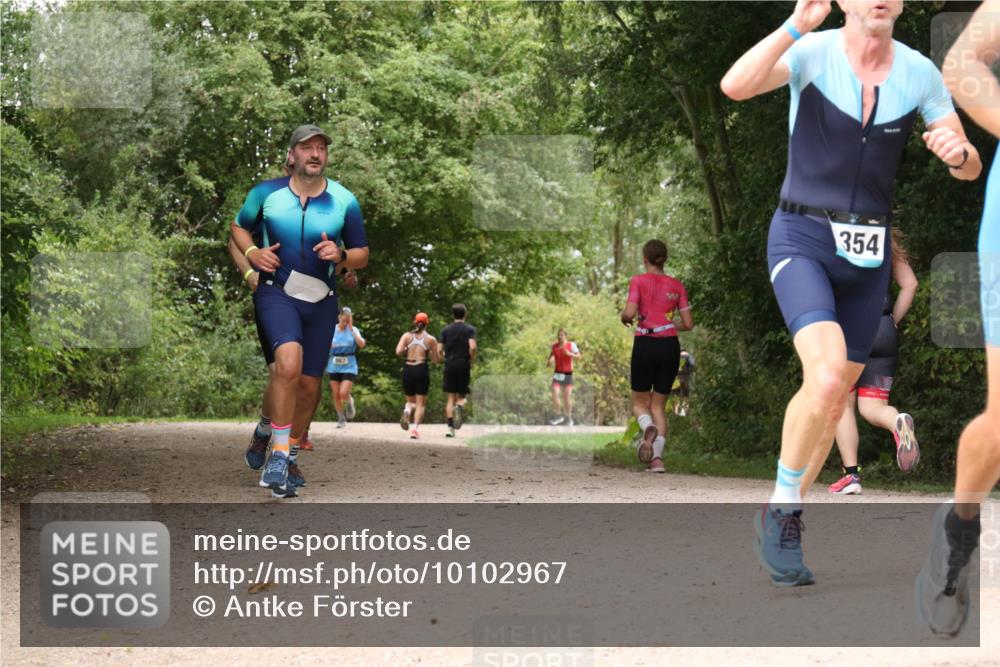 30.08.2026 - Elbe Triathlon Hamburg Antke Förster http://msf.ph/oto/10102967 30.08.2026 11:36:16 Laufen 867, 354 meine-sportfotos.de