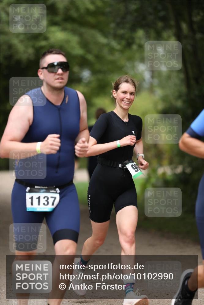 30.08.2026 - Elbe Triathlon Hamburg Antke Förster http://msf.ph/oto/10102990 30.08.2026 11:32:31 Laufen 1137 meine-sportfotos.de