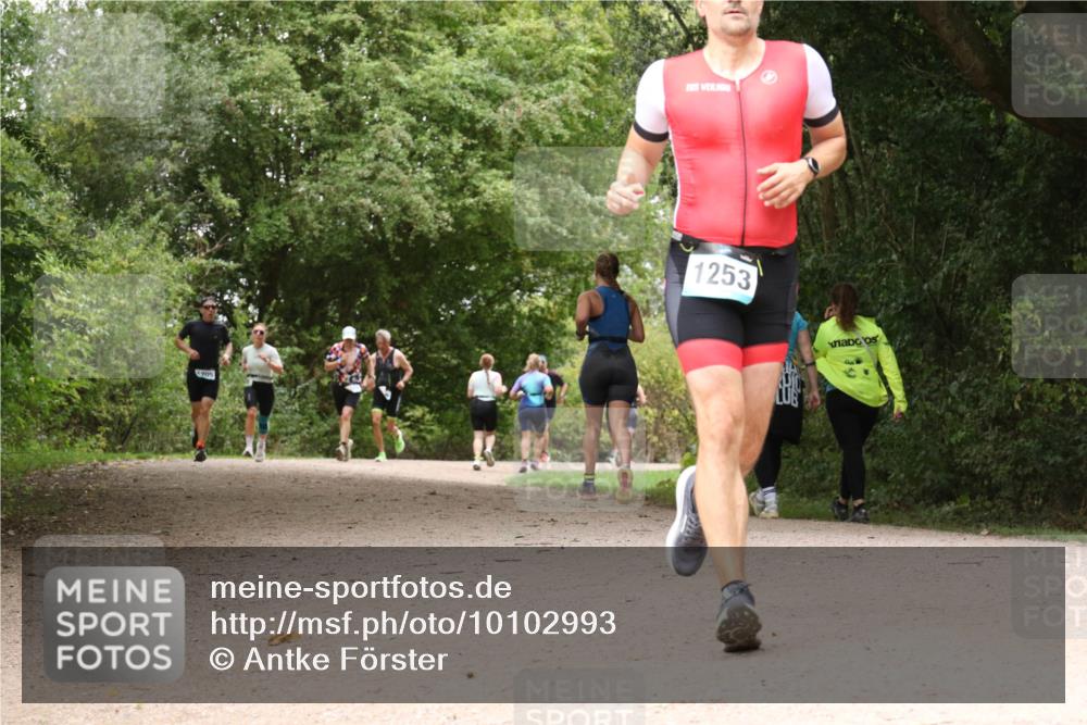 30.08.2026 - Elbe Triathlon Hamburg Antke Förster http://msf.ph/oto/10102993 30.08.2026 11:36:29 Laufen 705, 1253 meine-sportfotos.de