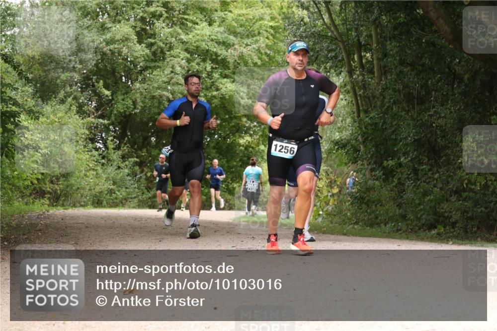 30.08.2026 - Elbe Triathlon Hamburg Antke Förster http://msf.ph/oto/10103016 30.08.2026 11:36:43 Laufen 1256 meine-sportfotos.de