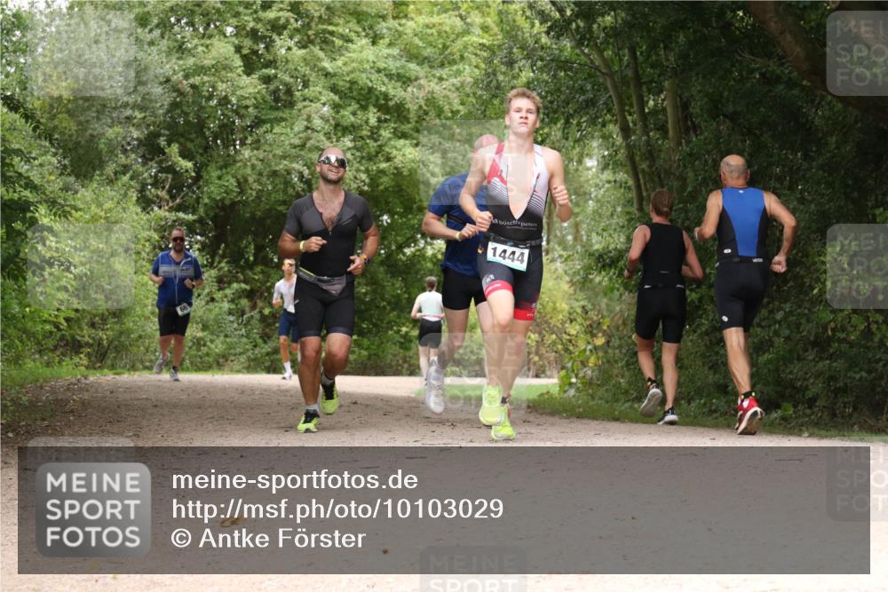 30.08.2026 - Elbe Triathlon Hamburg Antke Förster http://msf.ph/oto/10103029 30.08.2026 11:36:54 Laufen 66, 1444 meine-sportfotos.de
