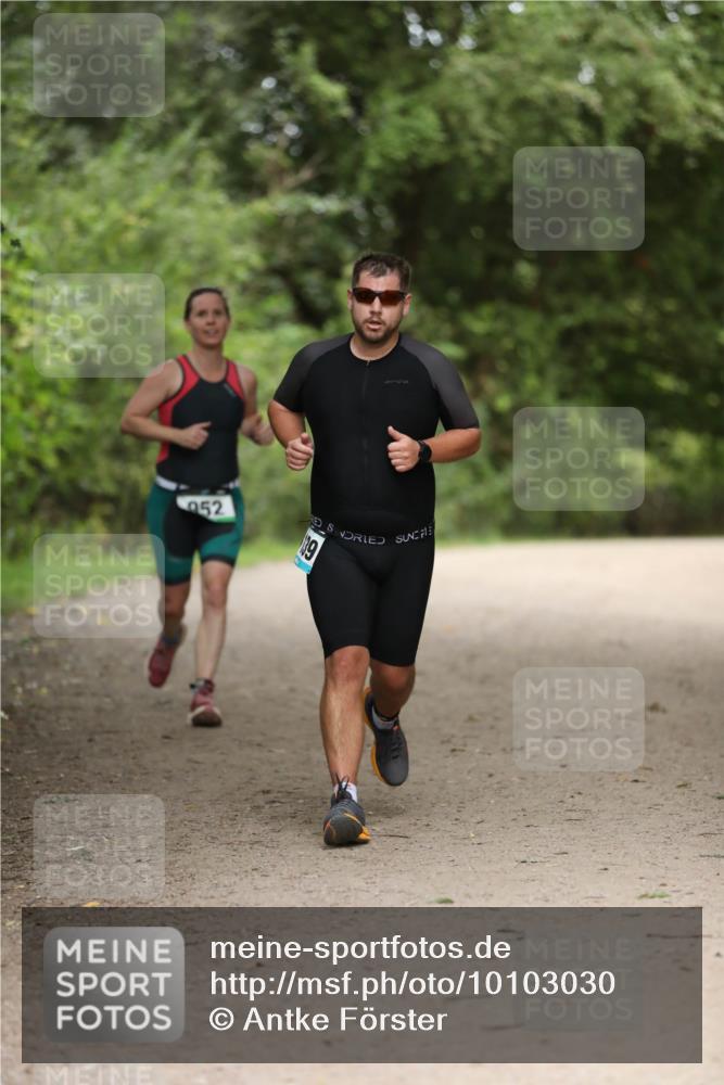 30.08.2026 - Elbe Triathlon Hamburg Antke Förster http://msf.ph/oto/10103030 30.08.2026 11:33:40 Laufen 952, 139 meine-sportfotos.de