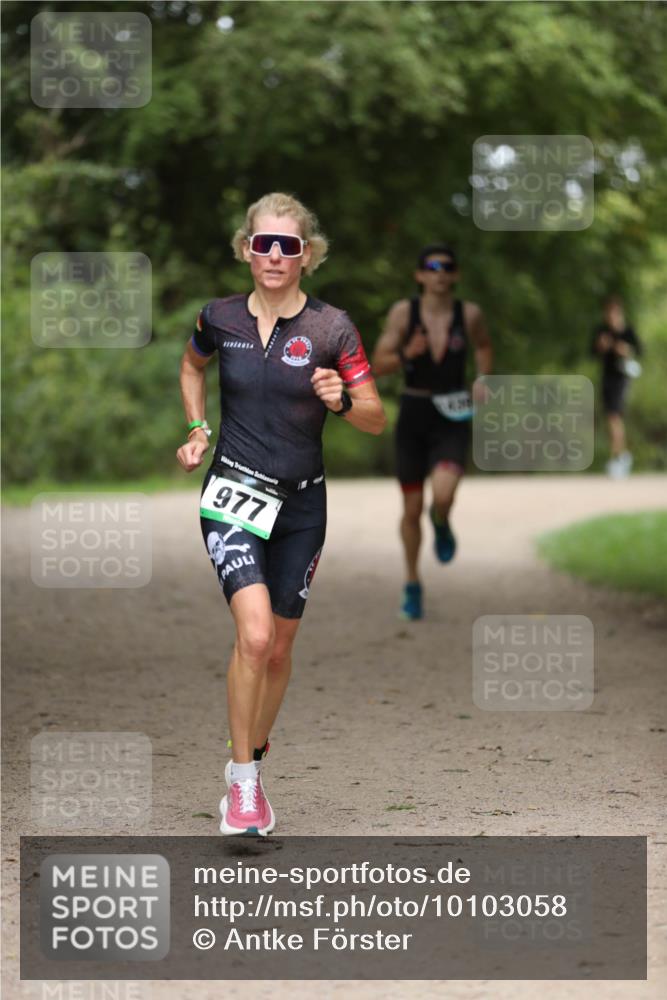 30.08.2026 - Elbe Triathlon Hamburg Antke Förster http://msf.ph/oto/10103058 30.08.2026 11:34:00 Laufen 977 meine-sportfotos.de