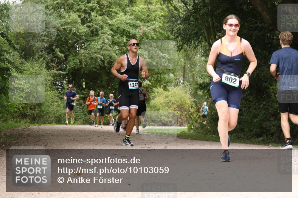 30.08.2026 - Elbe Triathlon Hamburg Antke Förster http://msf.ph/oto/10103059 30.08.2026 11:37:19 Laufen 1247, 802, 179, 427 meine-sportfotos.de