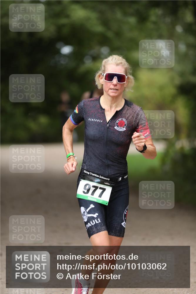 30.08.2026 - Elbe Triathlon Hamburg Antke Förster http://msf.ph/oto/10103062 30.08.2026 11:34:02 Laufen 977 meine-sportfotos.de