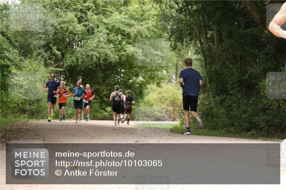 30.08.2026 - Elbe Triathlon Hamburg Antke Förster http://msf.ph/oto/10103065 30.08.2026 11:37:21 Laufen 979 meine-sportfotos.de