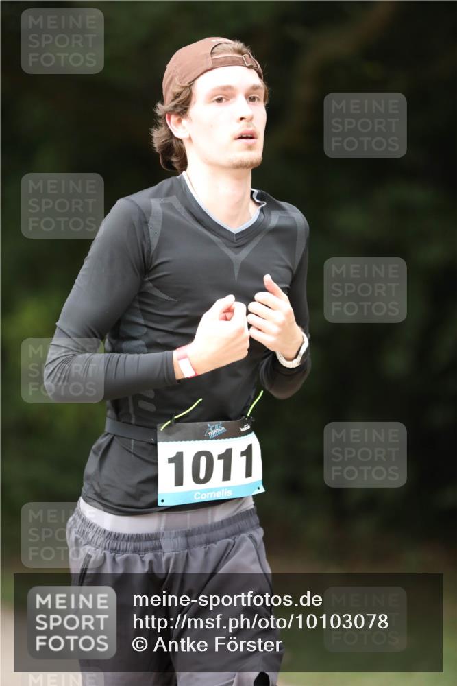 30.08.2026 - Elbe Triathlon Hamburg Antke Förster http://msf.ph/oto/10103078 30.08.2026 11:34:17 Laufen 1011 meine-sportfotos.de
