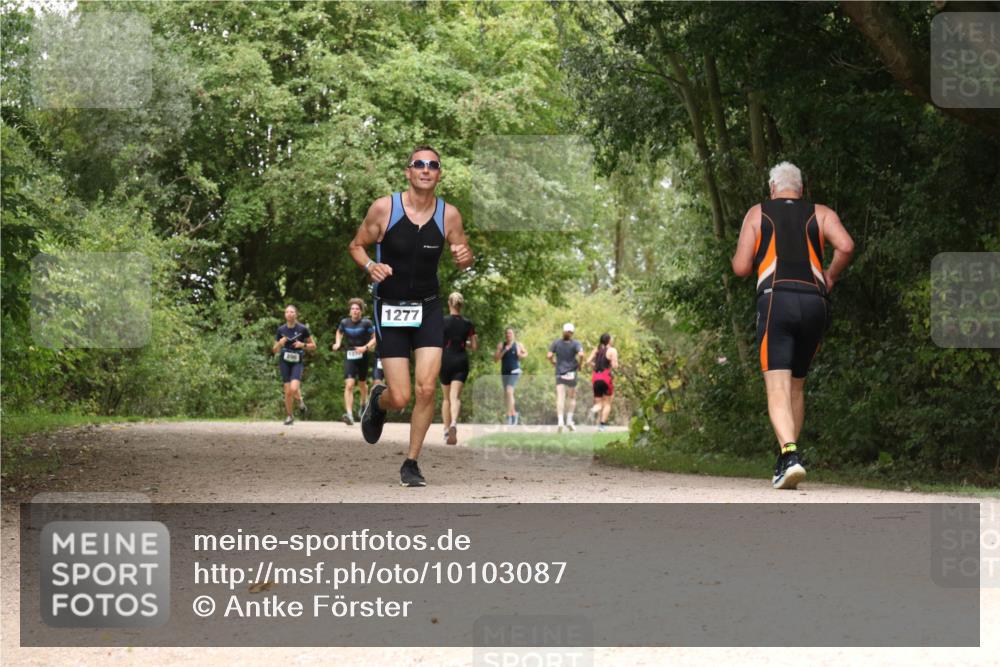 30.08.2026 - Elbe Triathlon Hamburg Antke Förster http://msf.ph/oto/10103087 30.08.2026 11:37:39 Laufen 1277 meine-sportfotos.de