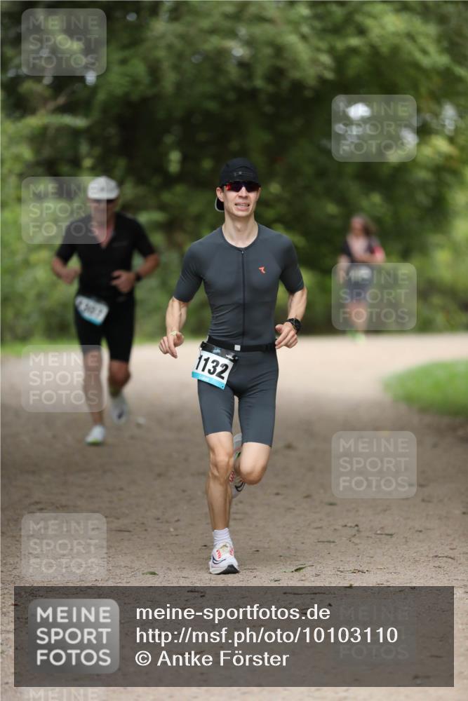 30.08.2026 - Elbe Triathlon Hamburg Antke Förster http://msf.ph/oto/10103110 30.08.2026 11:34:39 Laufen 1132 meine-sportfotos.de