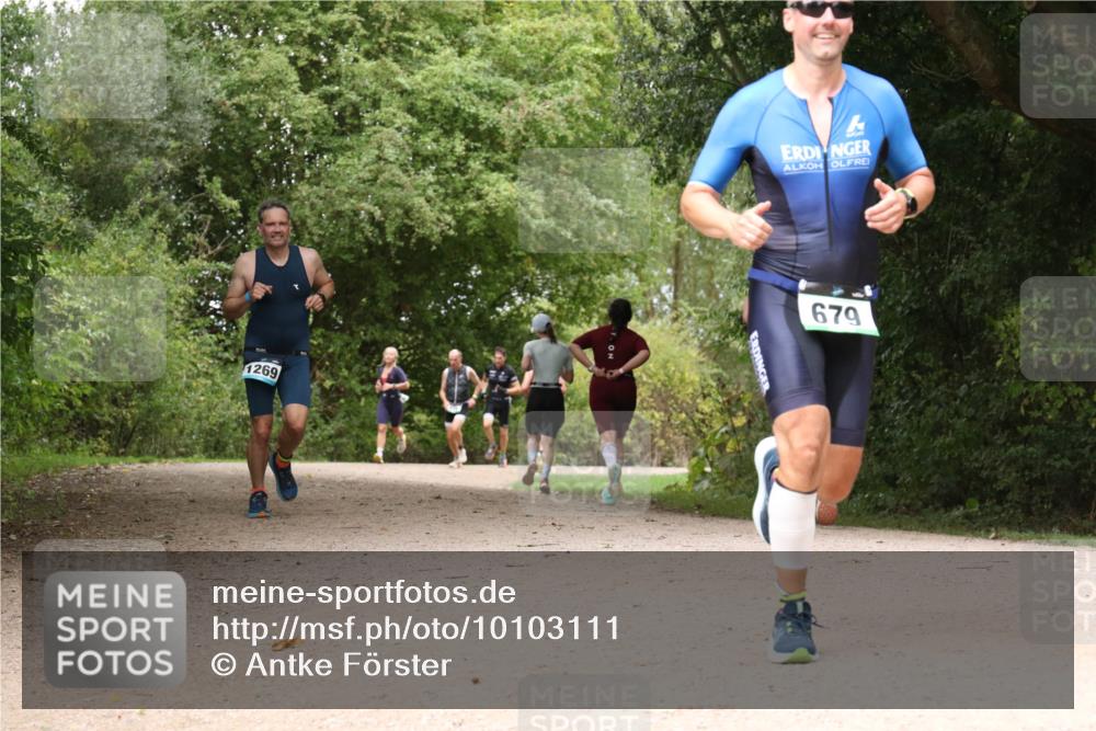 30.08.2026 - Elbe Triathlon Hamburg Antke Förster http://msf.ph/oto/10103111 30.08.2026 11:37:51 Laufen 1269, 679 meine-sportfotos.de