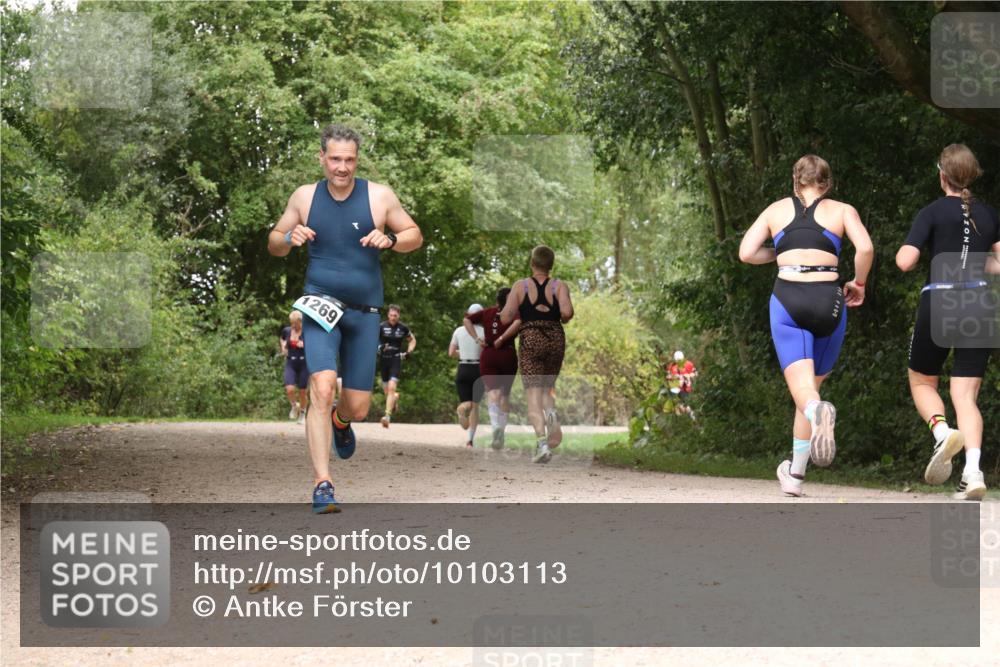 30.08.2026 - Elbe Triathlon Hamburg Antke Förster http://msf.ph/oto/10103113 30.08.2026 11:37:52 Laufen 1269 meine-sportfotos.de