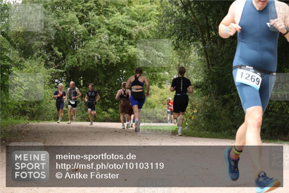 30.08.2026 - Elbe Triathlon Hamburg Antke Förster http://msf.ph/oto/10103119 30.08.2026 11:37:54 Laufen 1269 meine-sportfotos.de