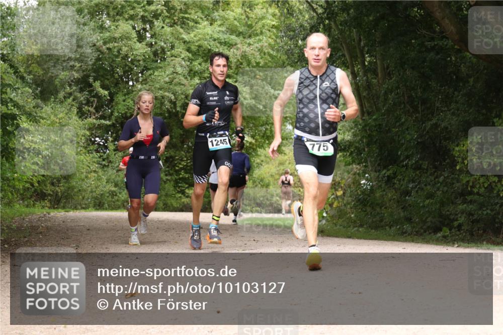 30.08.2026 - Elbe Triathlon Hamburg Antke Förster http://msf.ph/oto/10103127 30.08.2026 11:38:01 Laufen 238, 1245, 775 meine-sportfotos.de