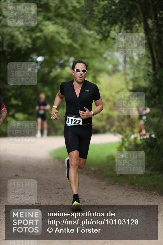 30.08.2026 - Elbe Triathlon Hamburg Antke Förster http://msf.ph/oto/10103128 30.08.2026 11:34:50 Laufen 1122 meine-sportfotos.de