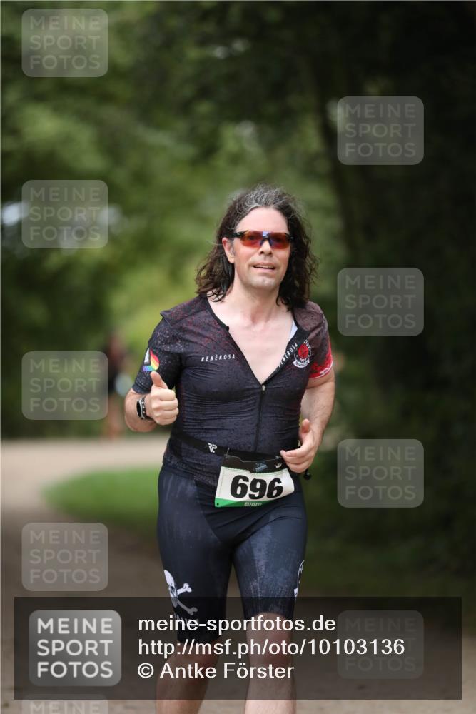 30.08.2026 - Elbe Triathlon Hamburg Antke Förster http://msf.ph/oto/10103136 30.08.2026 11:34:53 Laufen 696 meine-sportfotos.de