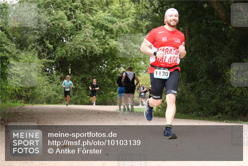 30.08.2026 - Elbe Triathlon Hamburg Antke Förster http://msf.ph/oto/10103139 30.08.2026 11:38:10 Laufen 911, 1130 meine-sportfotos.de