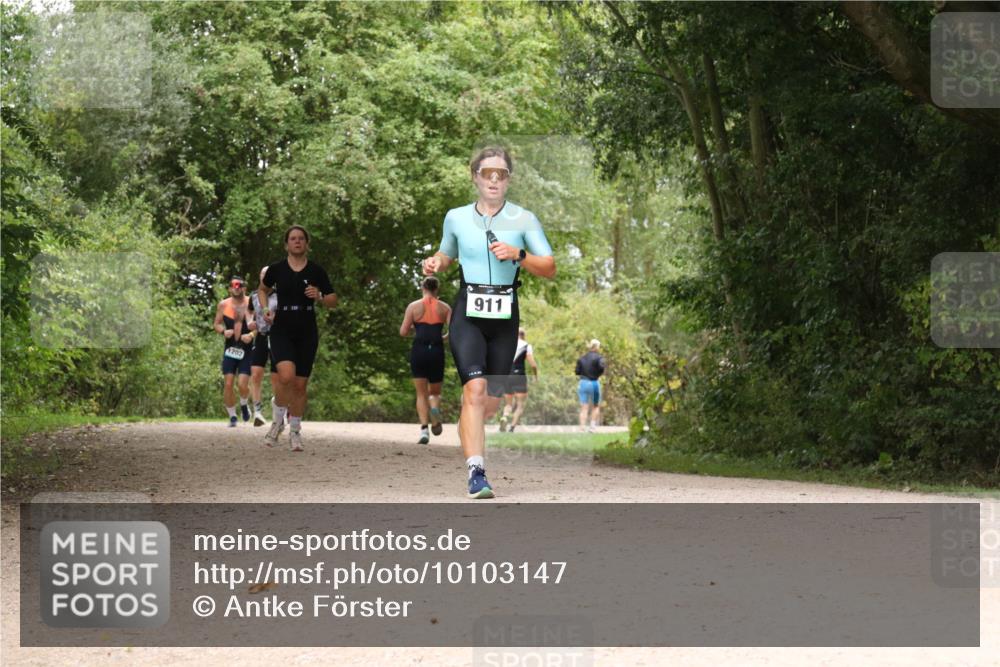 30.08.2026 - Elbe Triathlon Hamburg Antke Förster http://msf.ph/oto/10103147 30.08.2026 11:38:18 Laufen 1202, 911 meine-sportfotos.de
