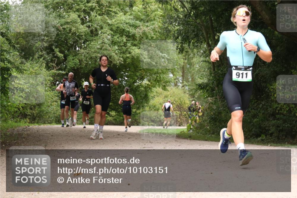 30.08.2026 - Elbe Triathlon Hamburg Antke Förster http://msf.ph/oto/10103151 30.08.2026 11:38:19 Laufen 1302, 845, 911 meine-sportfotos.de