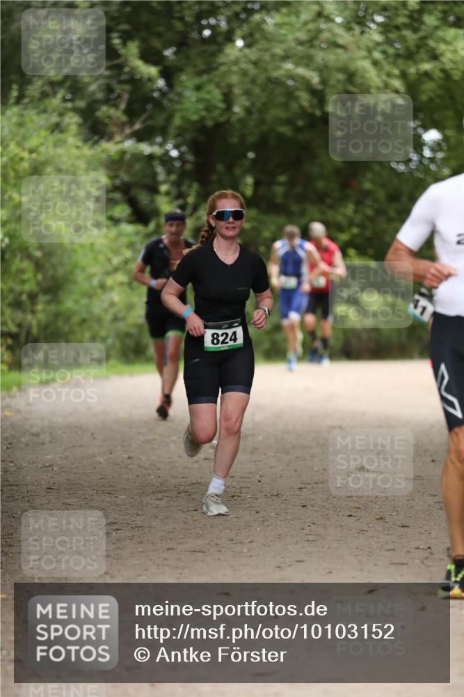 30.08.2026 - Elbe Triathlon Hamburg Antke Förster http://msf.ph/oto/10103152 30.08.2026 11:35:00 Laufen 824 meine-sportfotos.de
