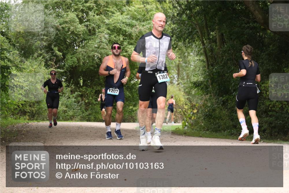 30.08.2026 - Elbe Triathlon Hamburg Antke Förster http://msf.ph/oto/10103163 30.08.2026 11:38:25 Laufen 1202, 1302 meine-sportfotos.de
