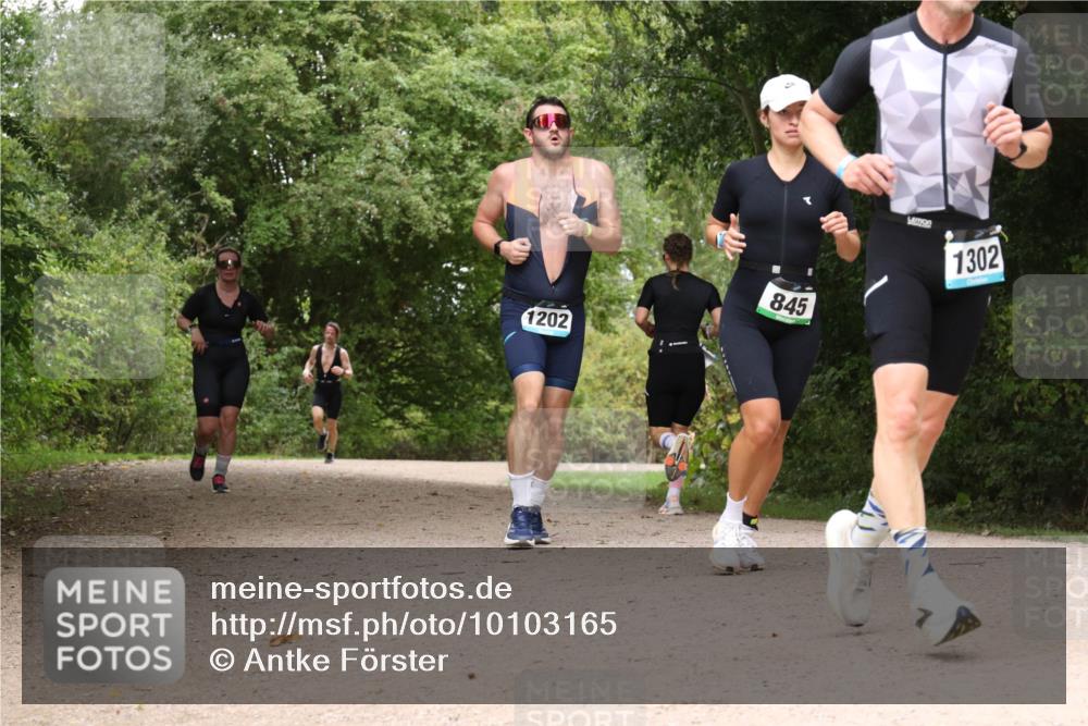 30.08.2026 - Elbe Triathlon Hamburg Antke Förster http://msf.ph/oto/10103165 30.08.2026 11:38:26 Laufen 1202, 845, 1302 meine-sportfotos.de