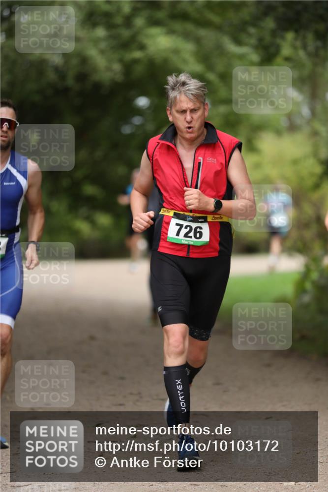 30.08.2026 - Elbe Triathlon Hamburg Antke Förster http://msf.ph/oto/10103172 30.08.2026 11:35:12 Laufen 726 meine-sportfotos.de