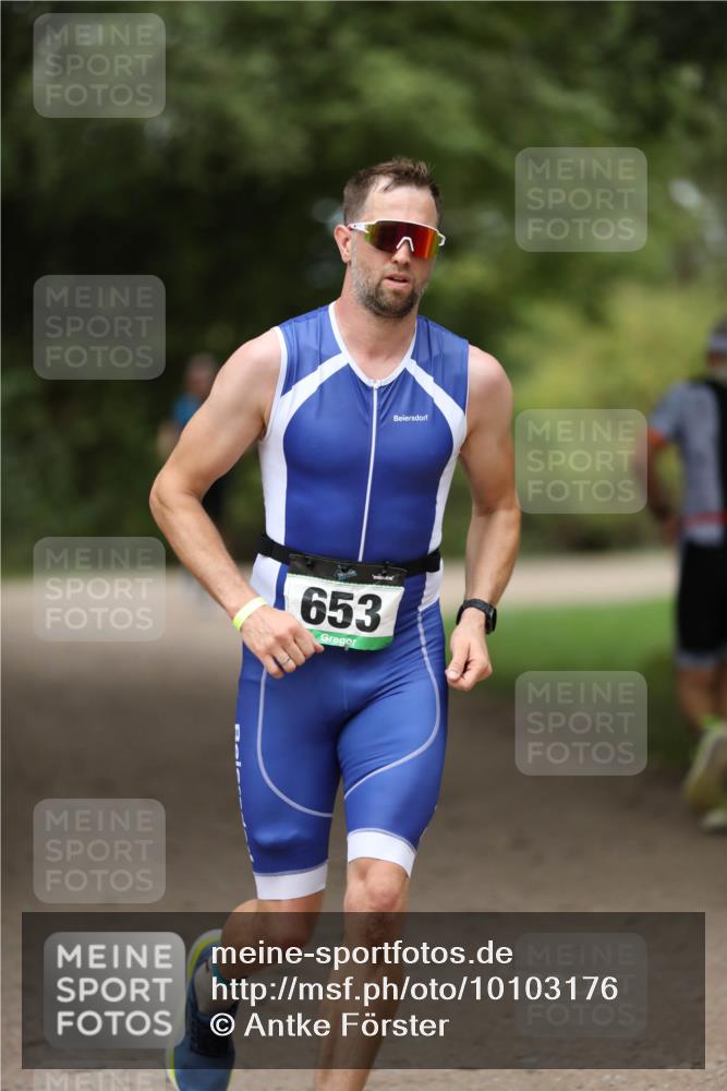 30.08.2026 - Elbe Triathlon Hamburg Antke Förster http://msf.ph/oto/10103176 30.08.2026 11:35:14 Laufen 653 meine-sportfotos.de