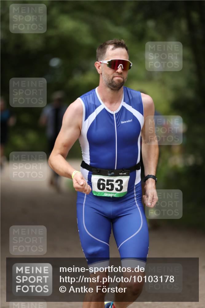 30.08.2026 - Elbe Triathlon Hamburg Antke Förster http://msf.ph/oto/10103178 30.08.2026 11:35:14 Laufen 653 meine-sportfotos.de