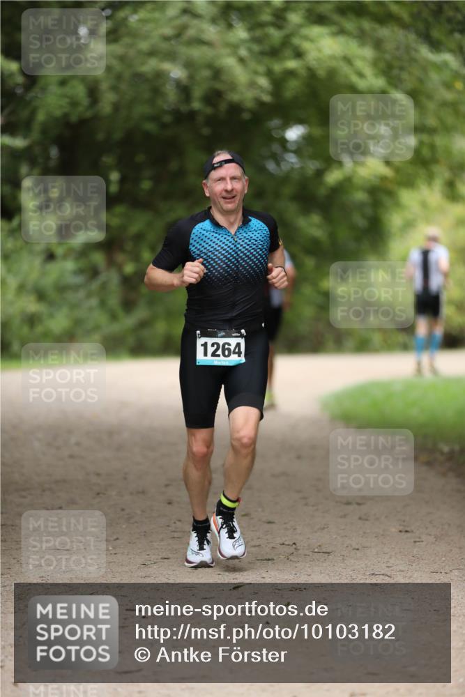 30.08.2026 - Elbe Triathlon Hamburg Antke Förster http://msf.ph/oto/10103182 30.08.2026 11:35:22 Laufen 1264 meine-sportfotos.de
