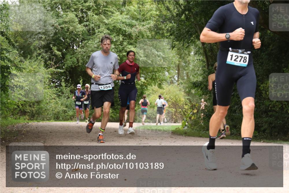 30.08.2026 - Elbe Triathlon Hamburg Antke Förster http://msf.ph/oto/10103189 30.08.2026 11:38:57 Laufen 1209, 1278 meine-sportfotos.de